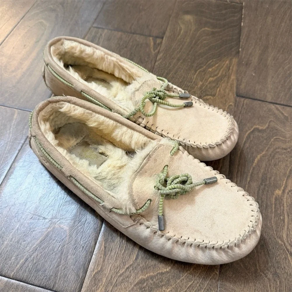 UGG Dakota Moccasin Slippers Womens Size 8 Beige Shearling Lined Green - Picture 5 of 12